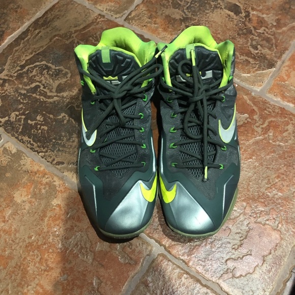 Men’s Nike LeBron 11 dunkman size 11 - Picture 2 of 5